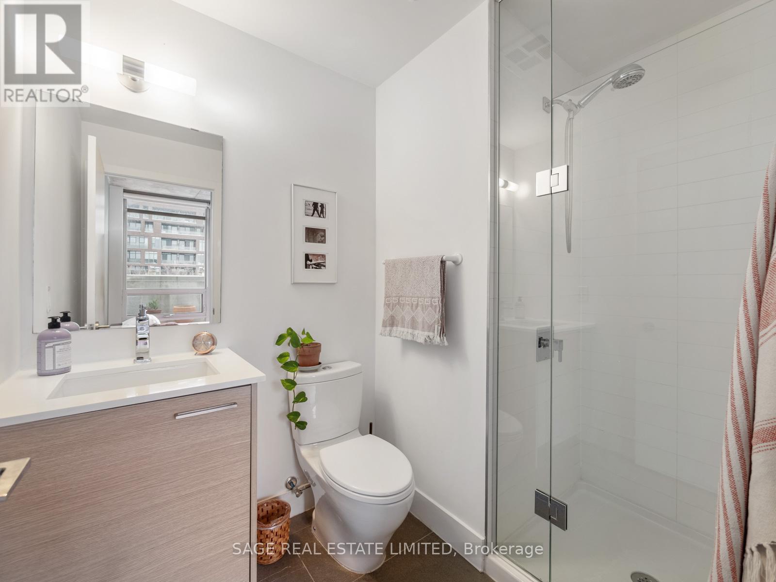 #411 630 QUEEN EAST STREET - 26