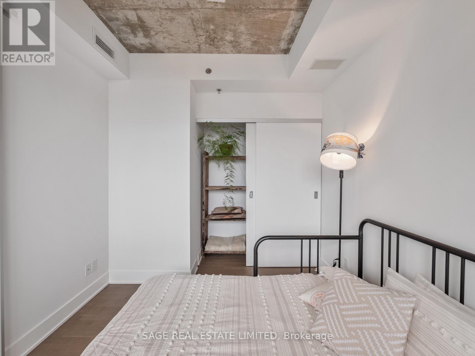 #411 630 QUEEN EAST STREET - 28