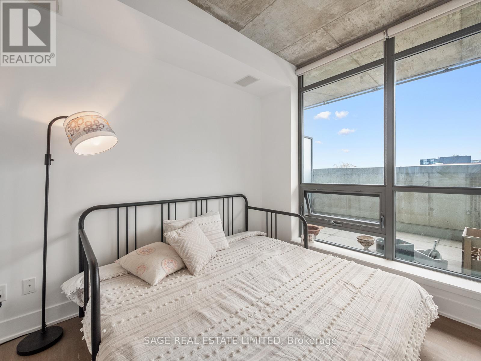 #411 630 QUEEN EAST STREET - 29