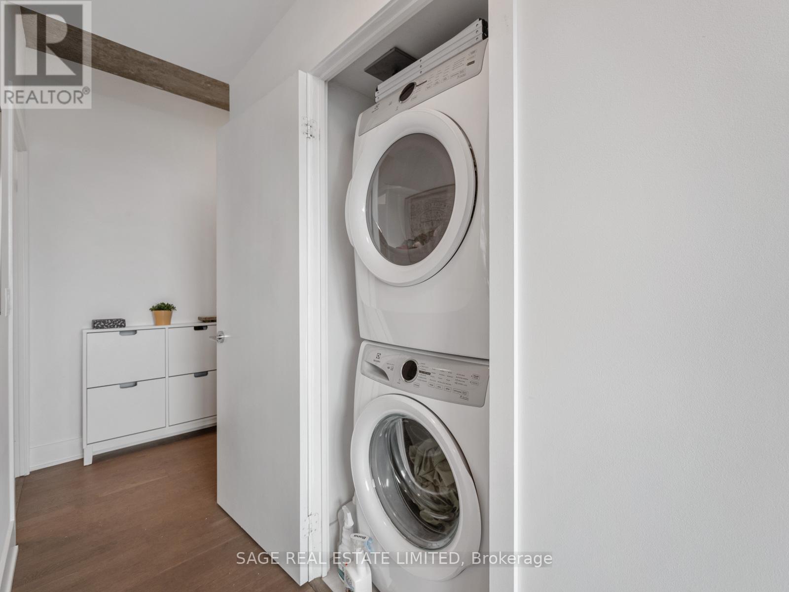 #411 630 QUEEN EAST STREET - 31