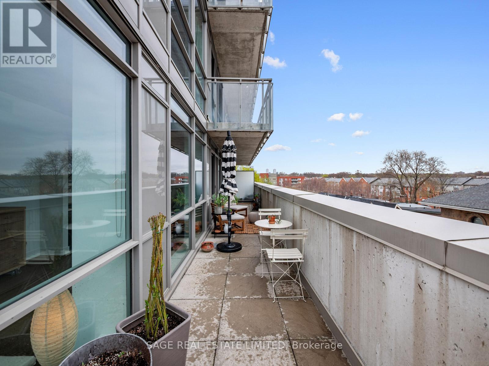 #411 630 QUEEN EAST STREET - 39