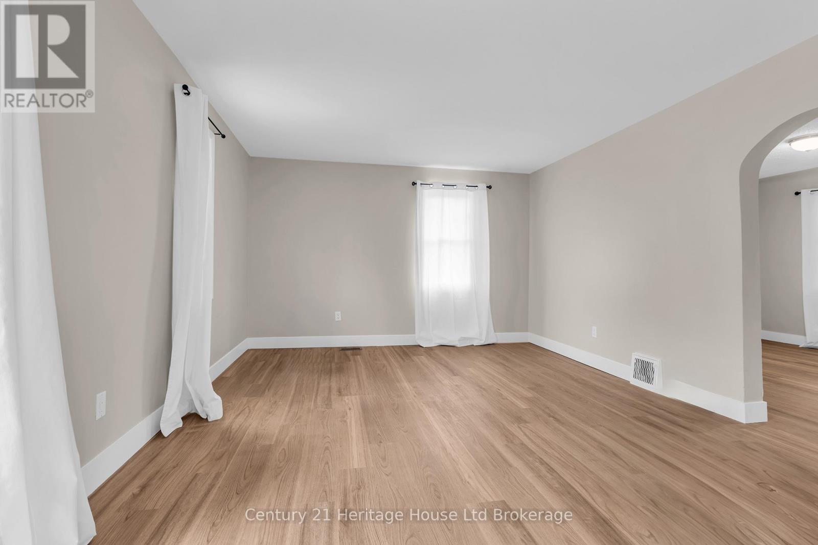 1098 FRANCES STREET - Image 10