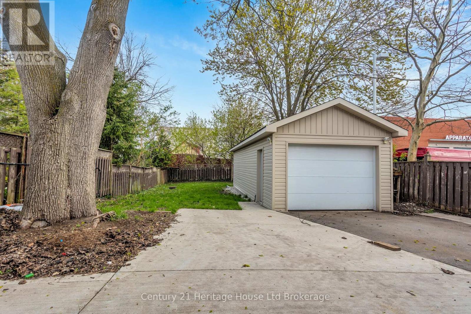 1098 FRANCES STREET - 16