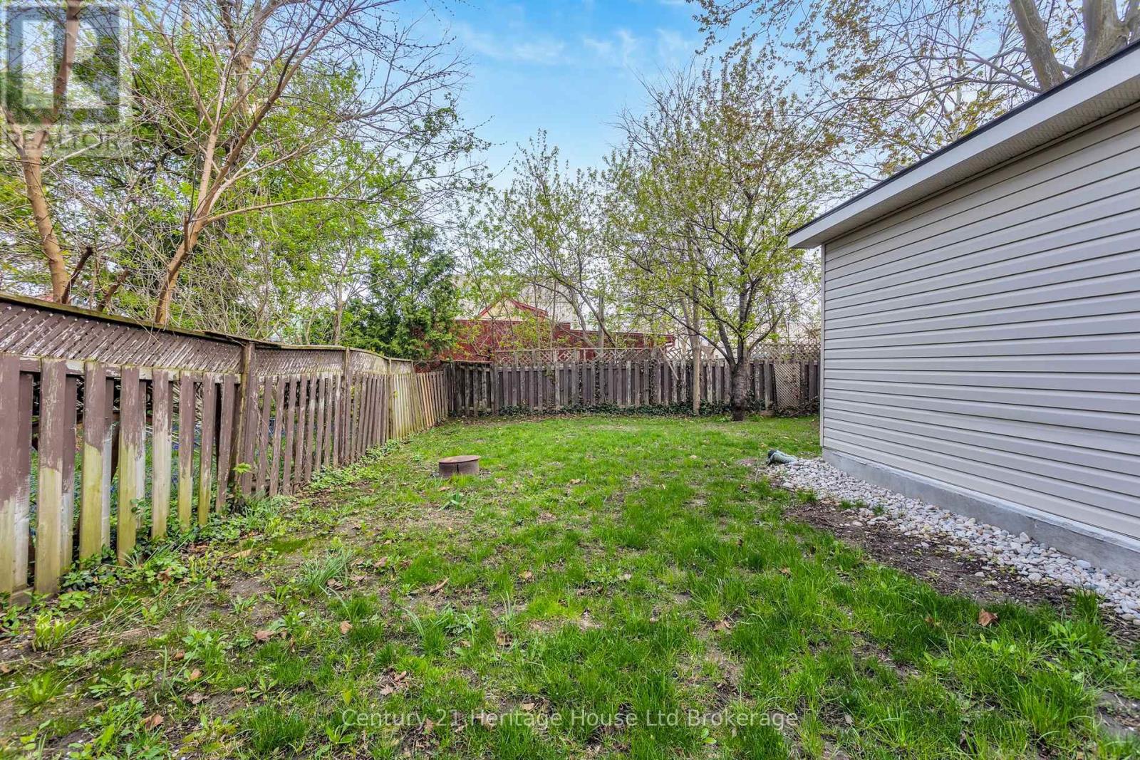 1098 FRANCES STREET - 17