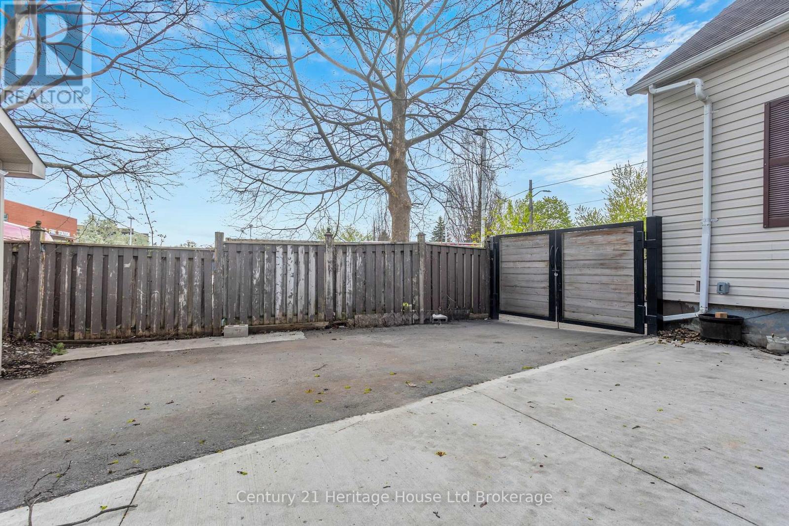 1098 FRANCES STREET - Image 21