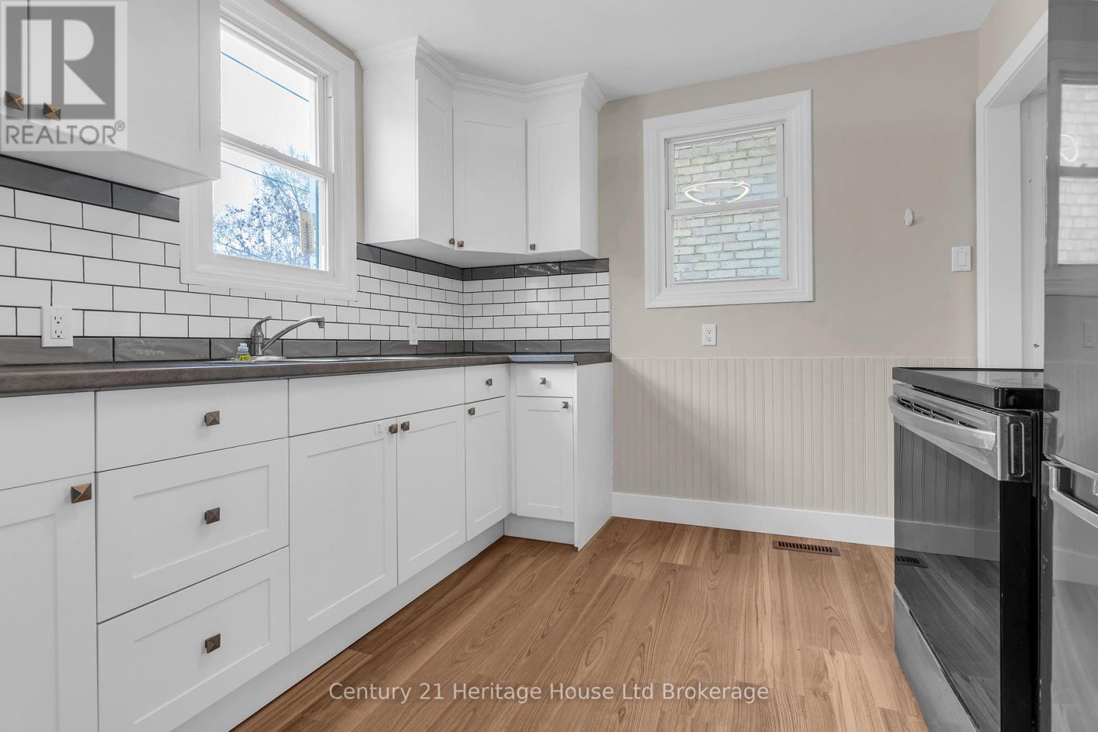 1098 FRANCES STREET - 3