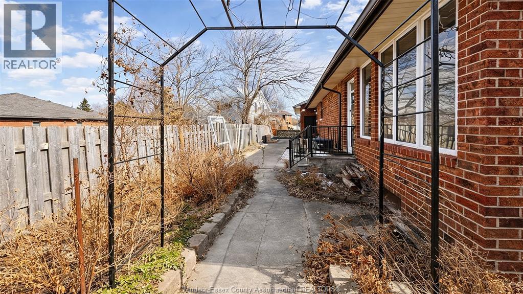 4585 HOWARD AVENUE, Windsor, Ontario, N9G1P6 — Photo 34