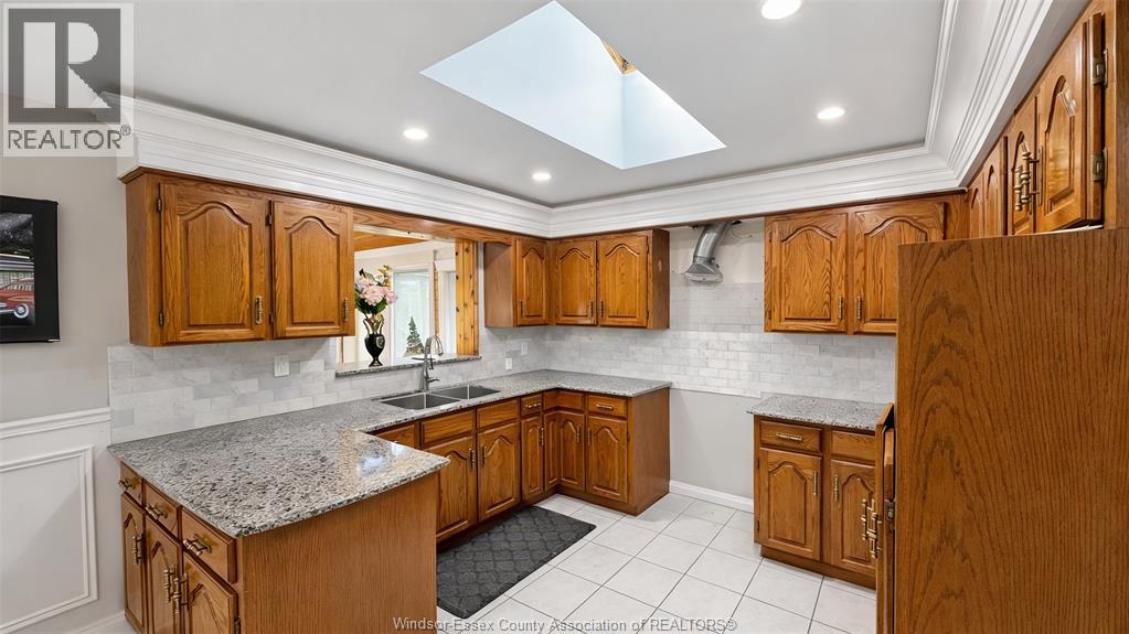 4585 HOWARD AVENUE, Windsor, Ontario, N9G1P6 — Photo 8
