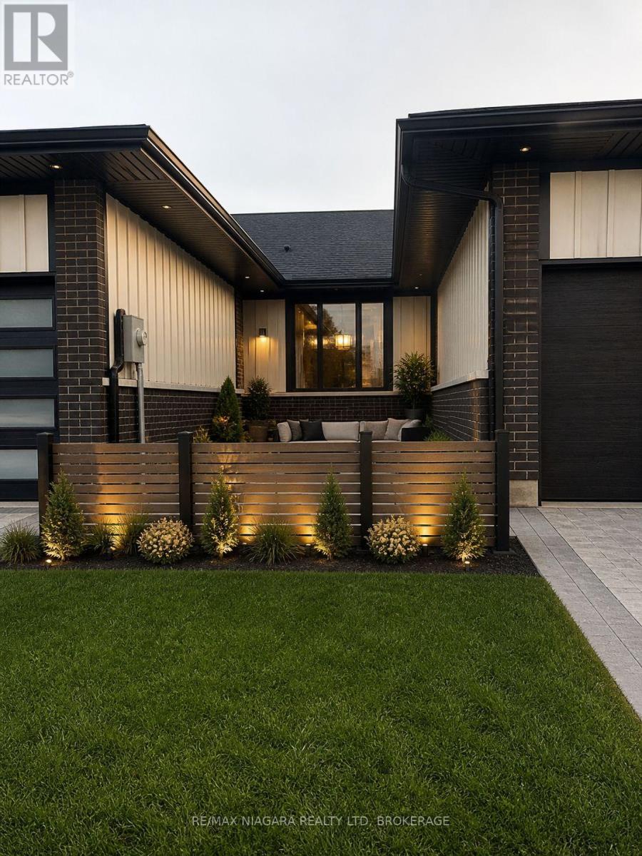 16 ACCURSI CRESCENT - 41