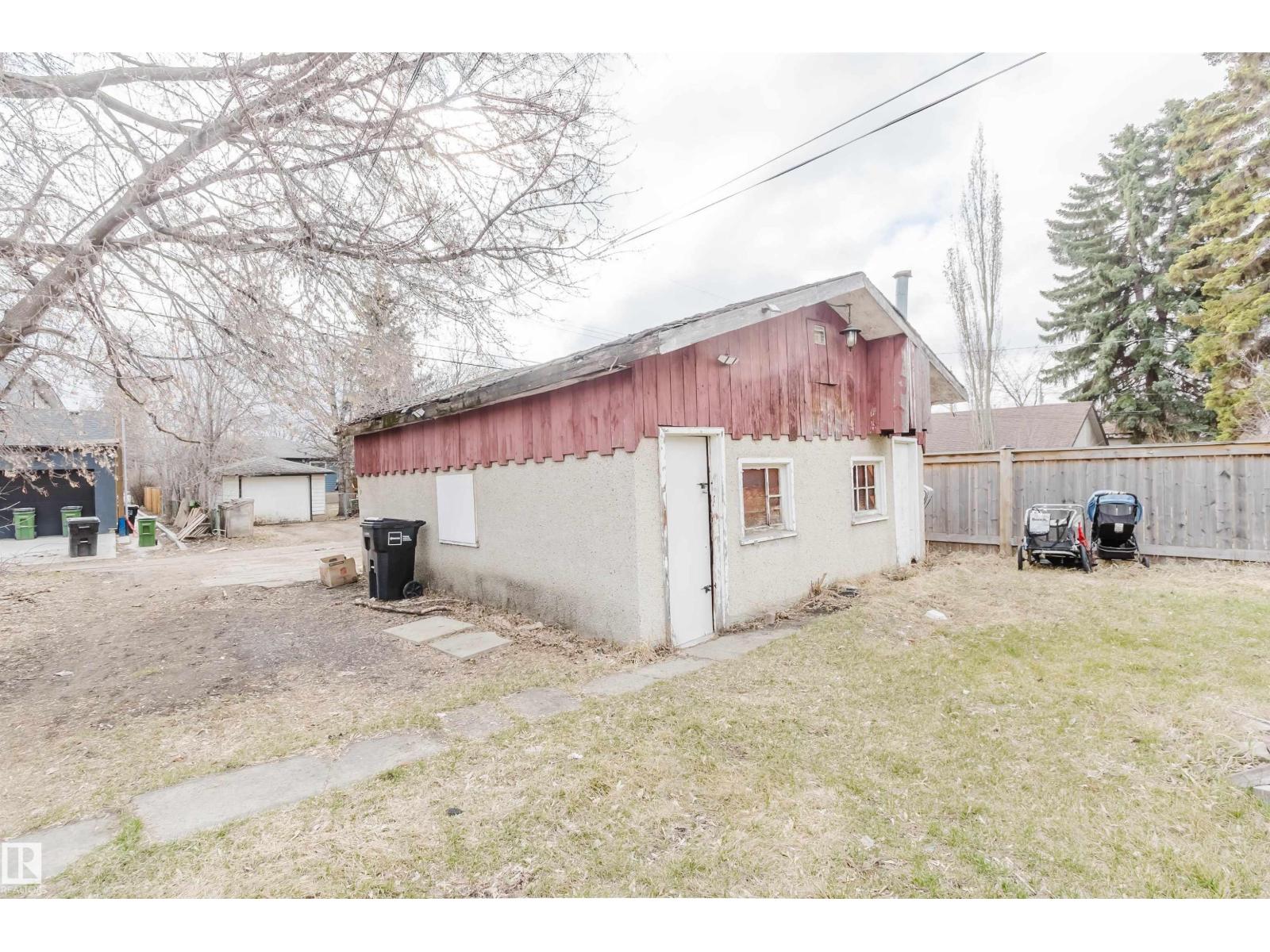 12223 127 ST NW - 15
