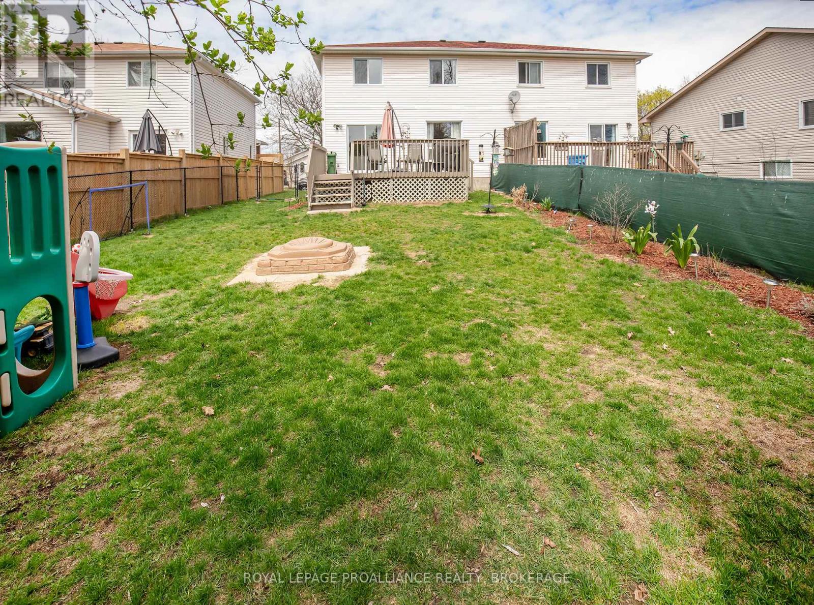 1258 BRACKENWOOD CRESCENT - 22