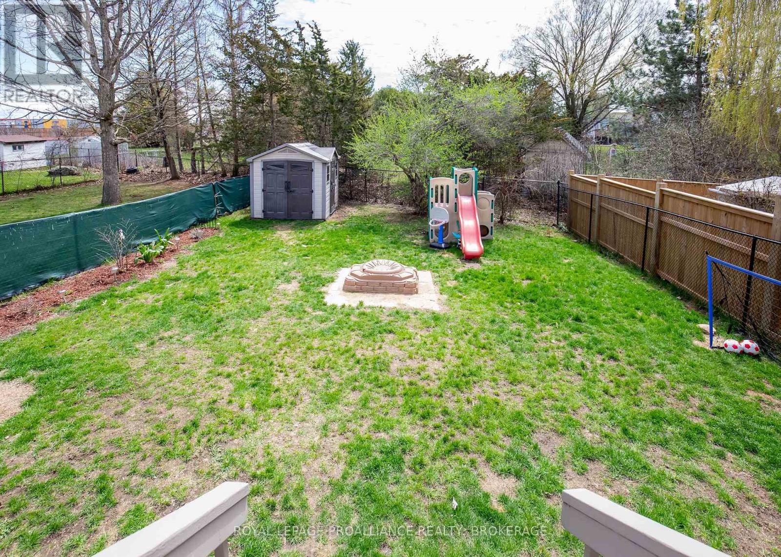 1258 BRACKENWOOD CRESCENT - 23