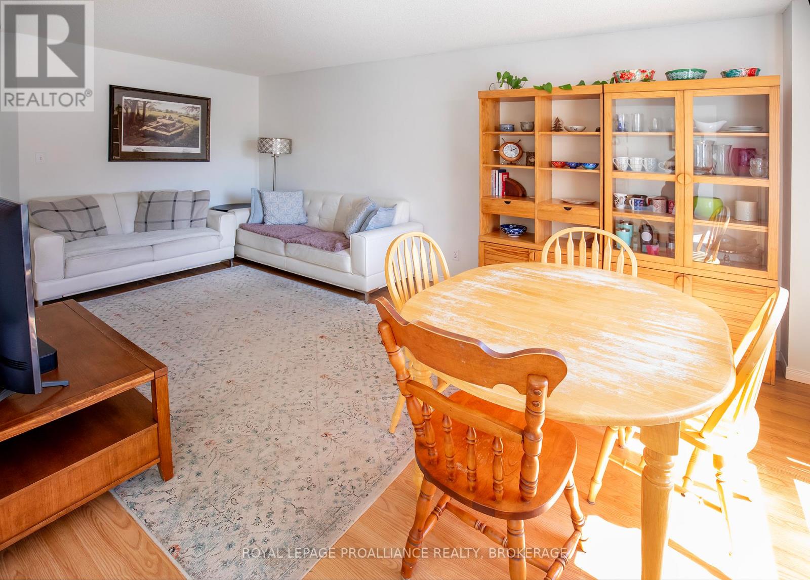 1258 BRACKENWOOD CRESCENT - 4