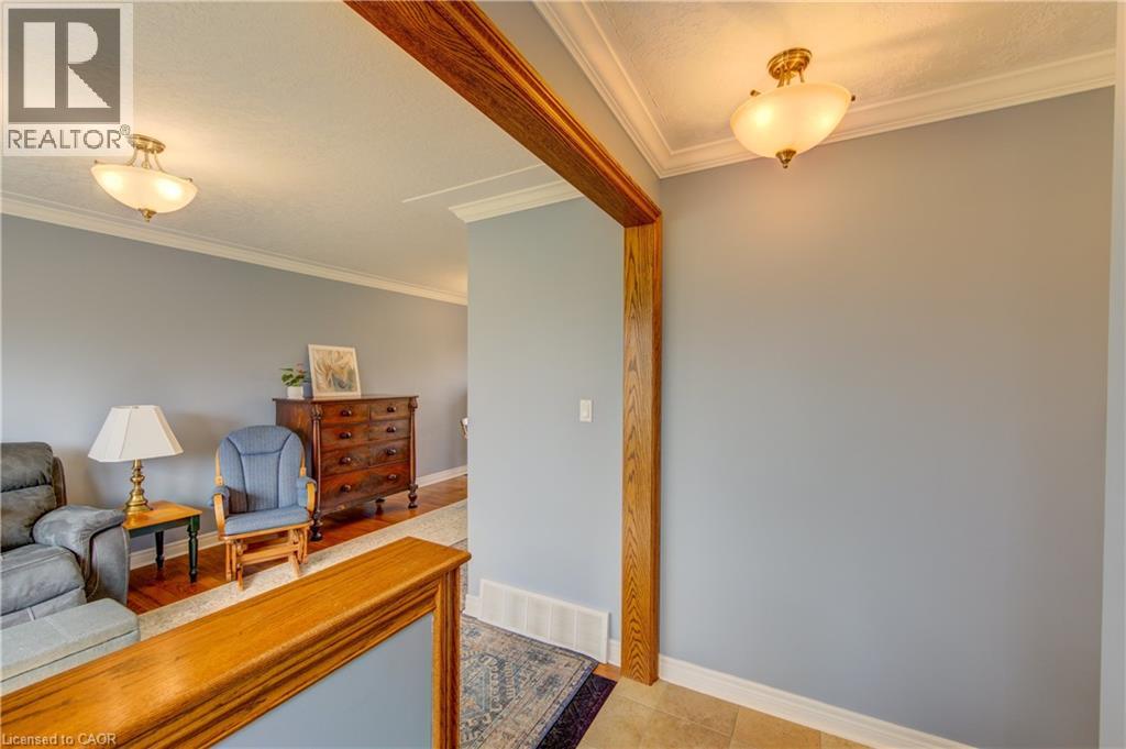 8 MARSHALL Avenue - 6