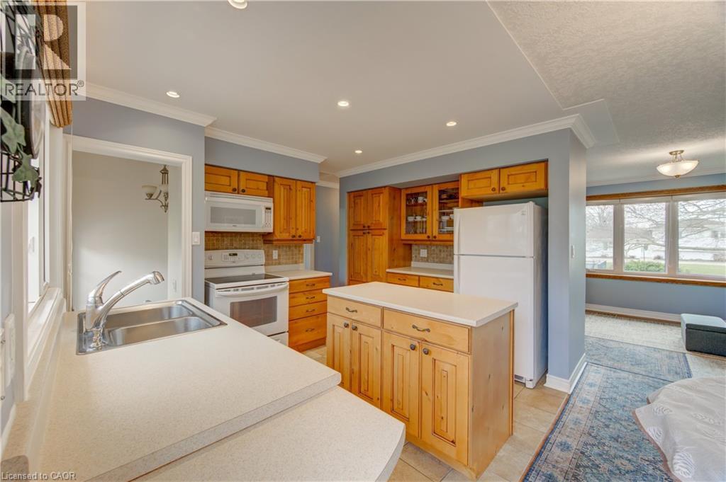 8 MARSHALL Avenue - 14