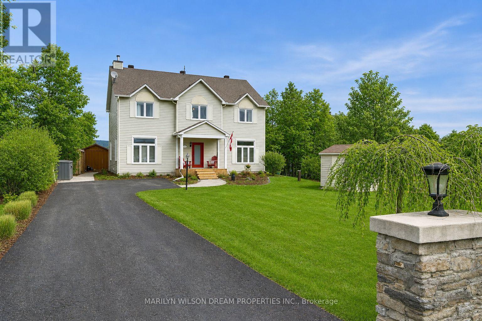 3276 BARLOW CRESCENT - 1