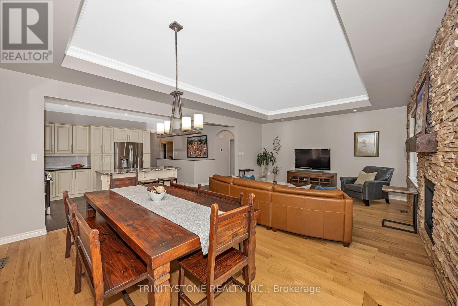 452 LANDSWOOD WAY - 16