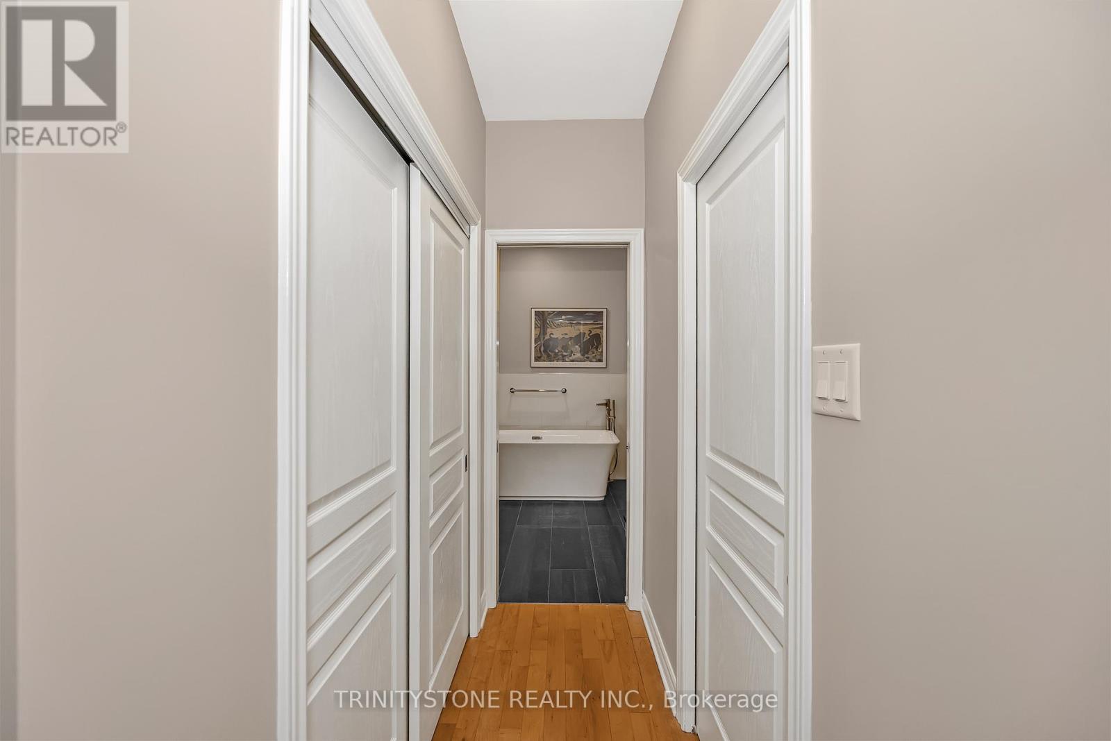 452 LANDSWOOD WAY - 26