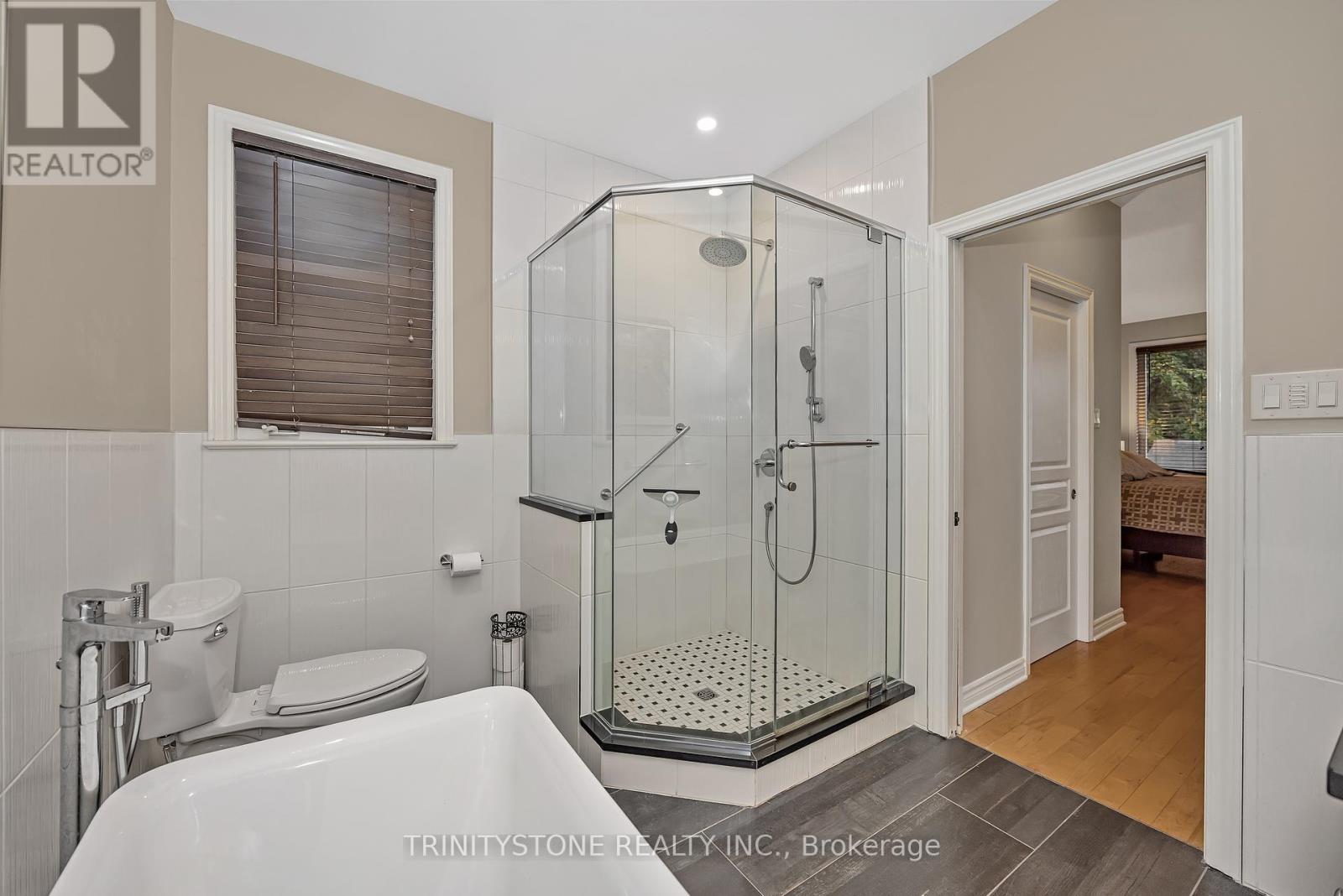 452 LANDSWOOD WAY - 28