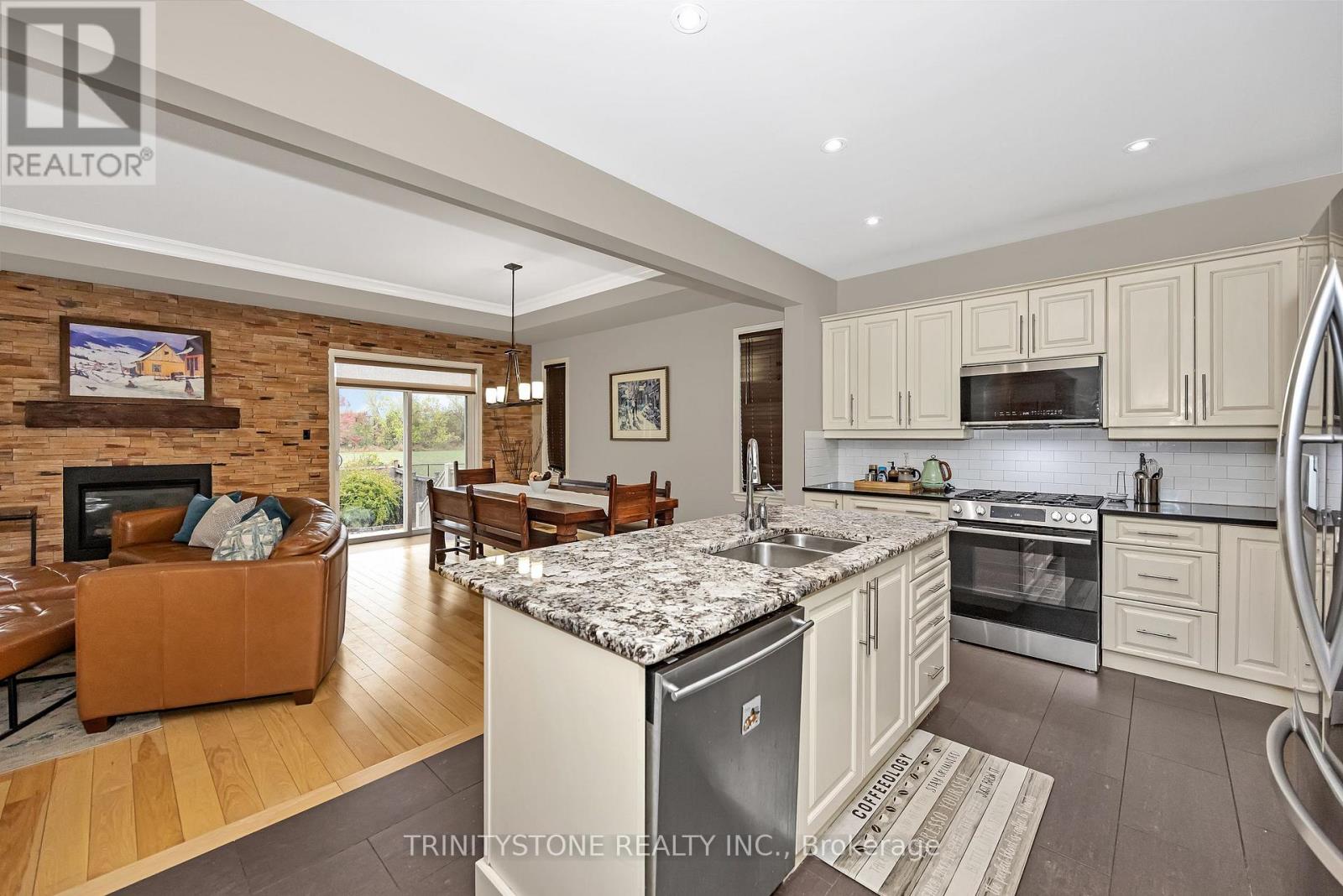 452 LANDSWOOD WAY - 8
