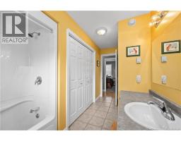 75 Anik, Dieppe, NB E1A7S1 Photo 24
