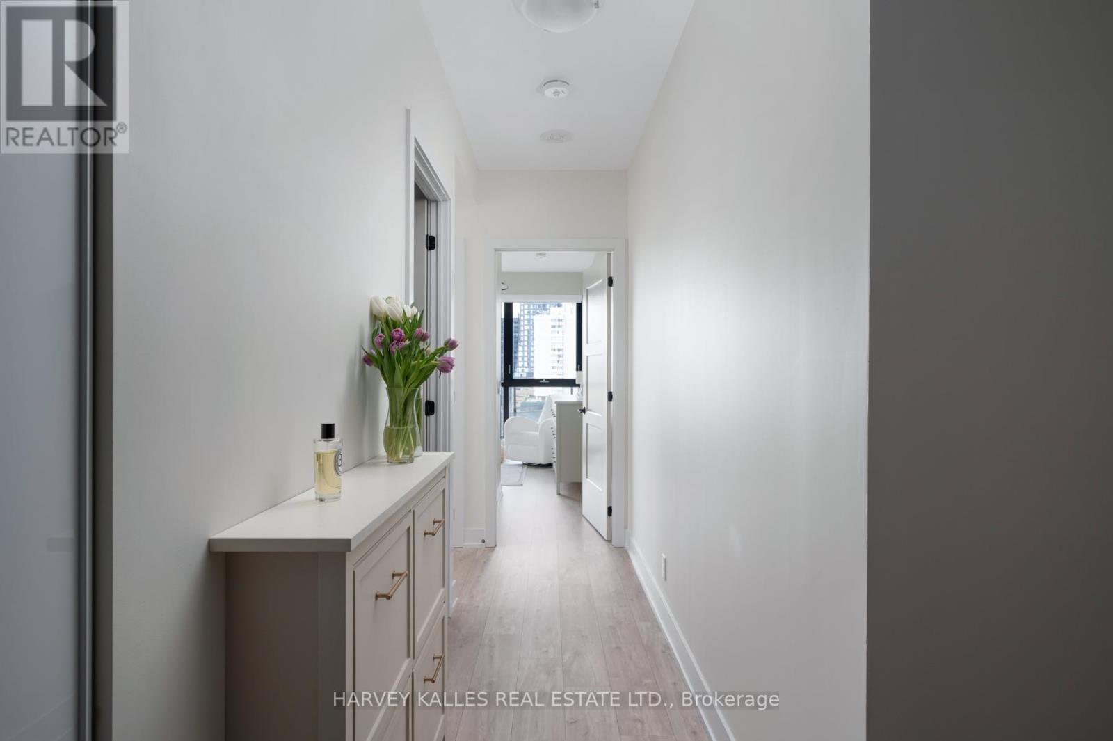 #604 11 LILLIAN STREET - 12