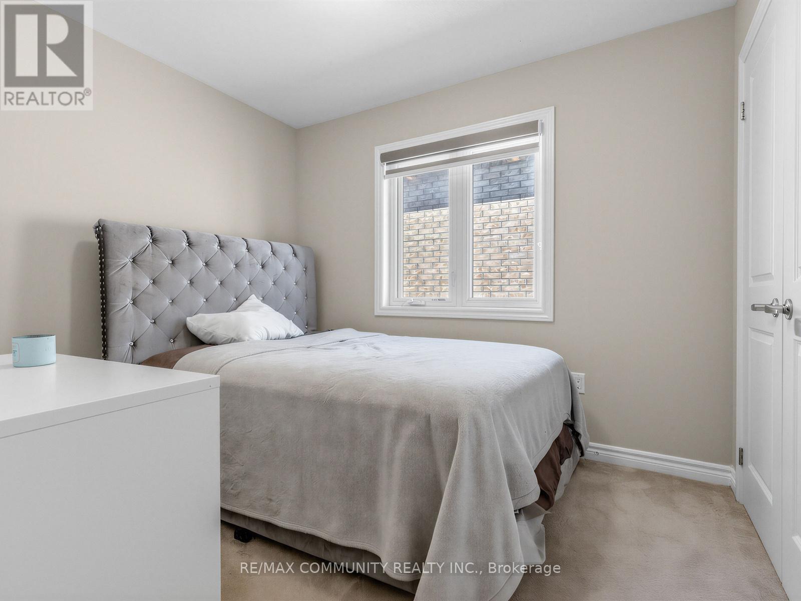 62 LITTLEWOOD DRIVE - 31