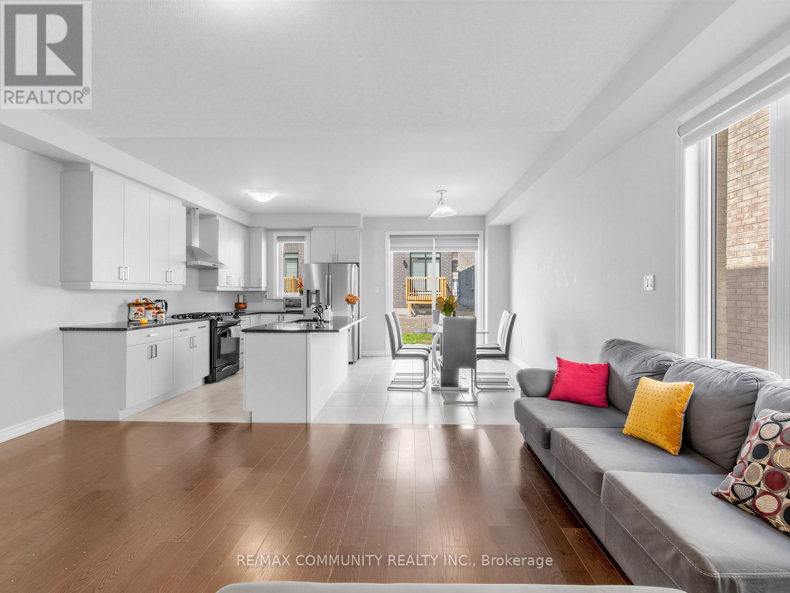 62 LITTLEWOOD DRIVE - 20