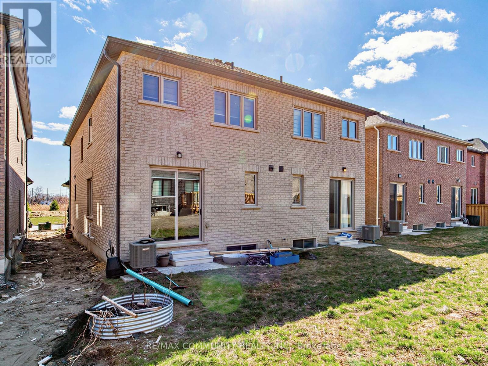 62 LITTLEWOOD DRIVE - 40