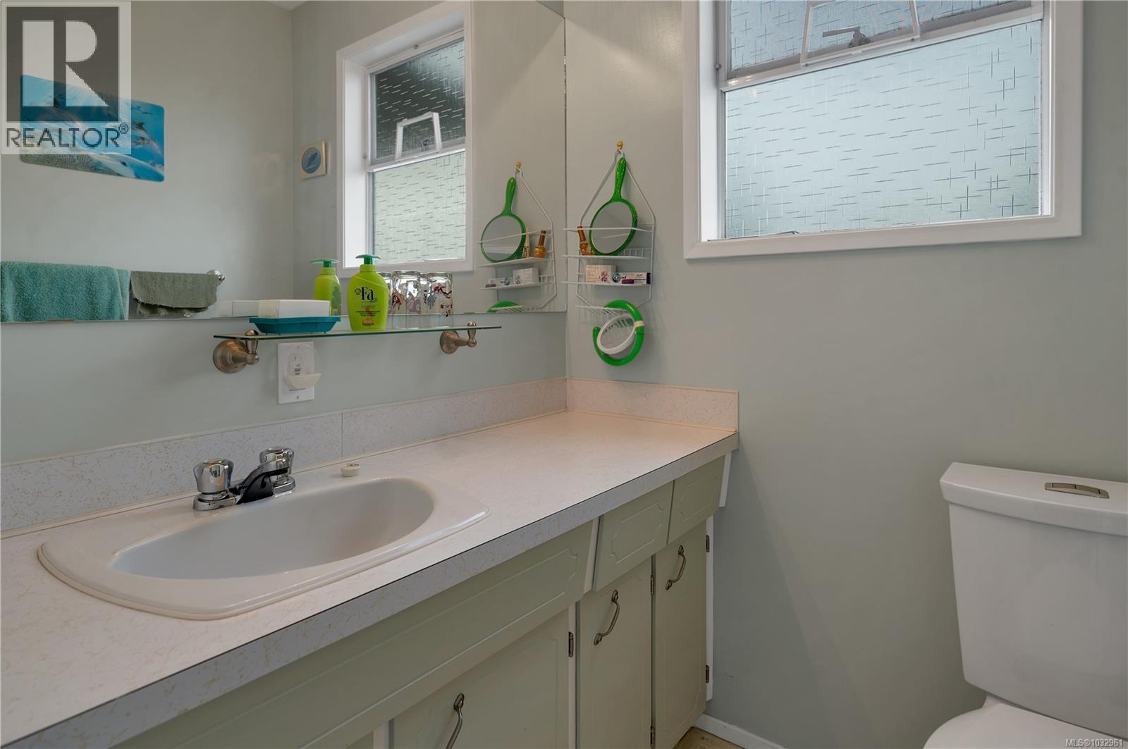208 Alder St S - 13