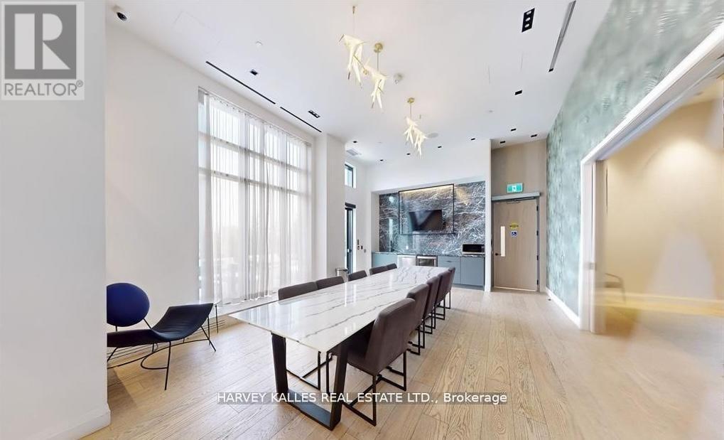 #4 60 GEORGE BUTCHART DRIVE - 40