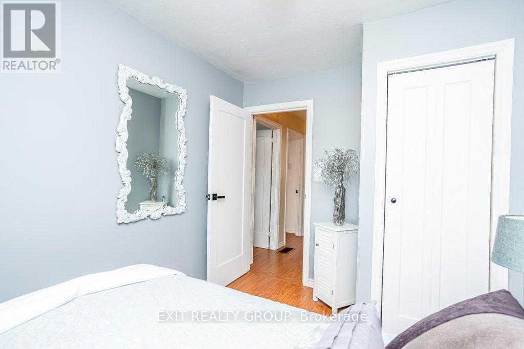640 VICTORIA STREET N - 13
