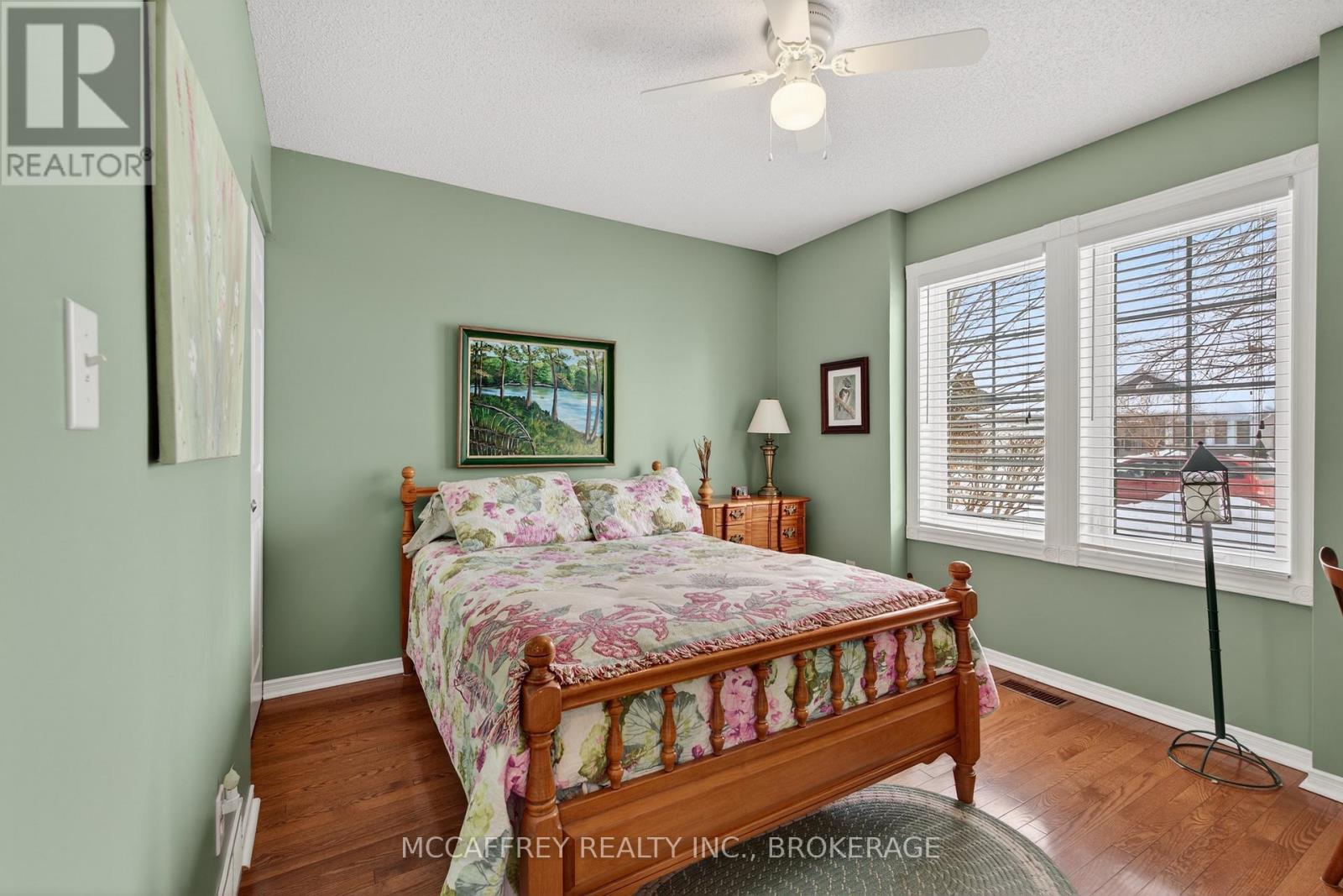 15 ABBEY DAWN DRIVE - 24