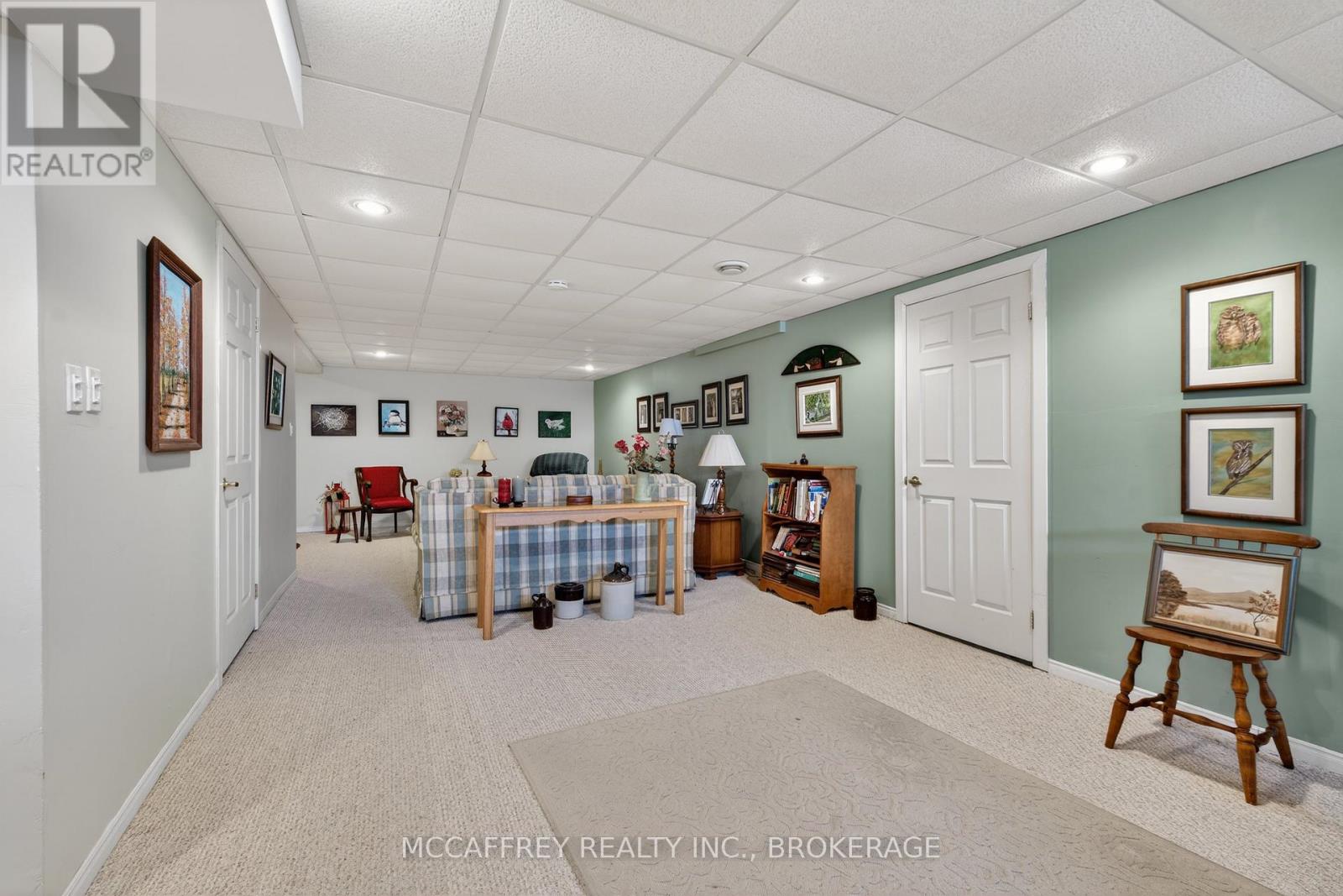 15 ABBEY DAWN DRIVE - 32