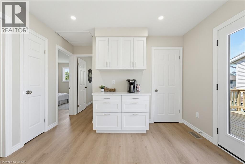 99 OAKHURST Crescent, Kitchener, Ontario, N2B3K2 — Photo 14