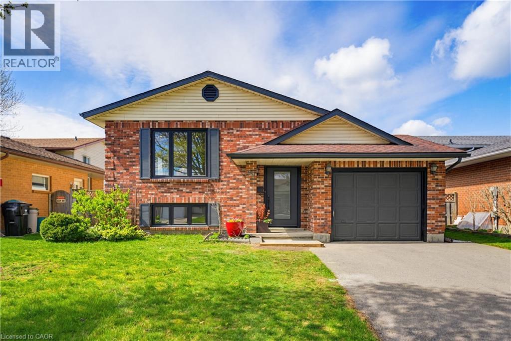 99 OAKHURST Crescent, Kitchener, Ontario, N2B3K2 — Photo 2