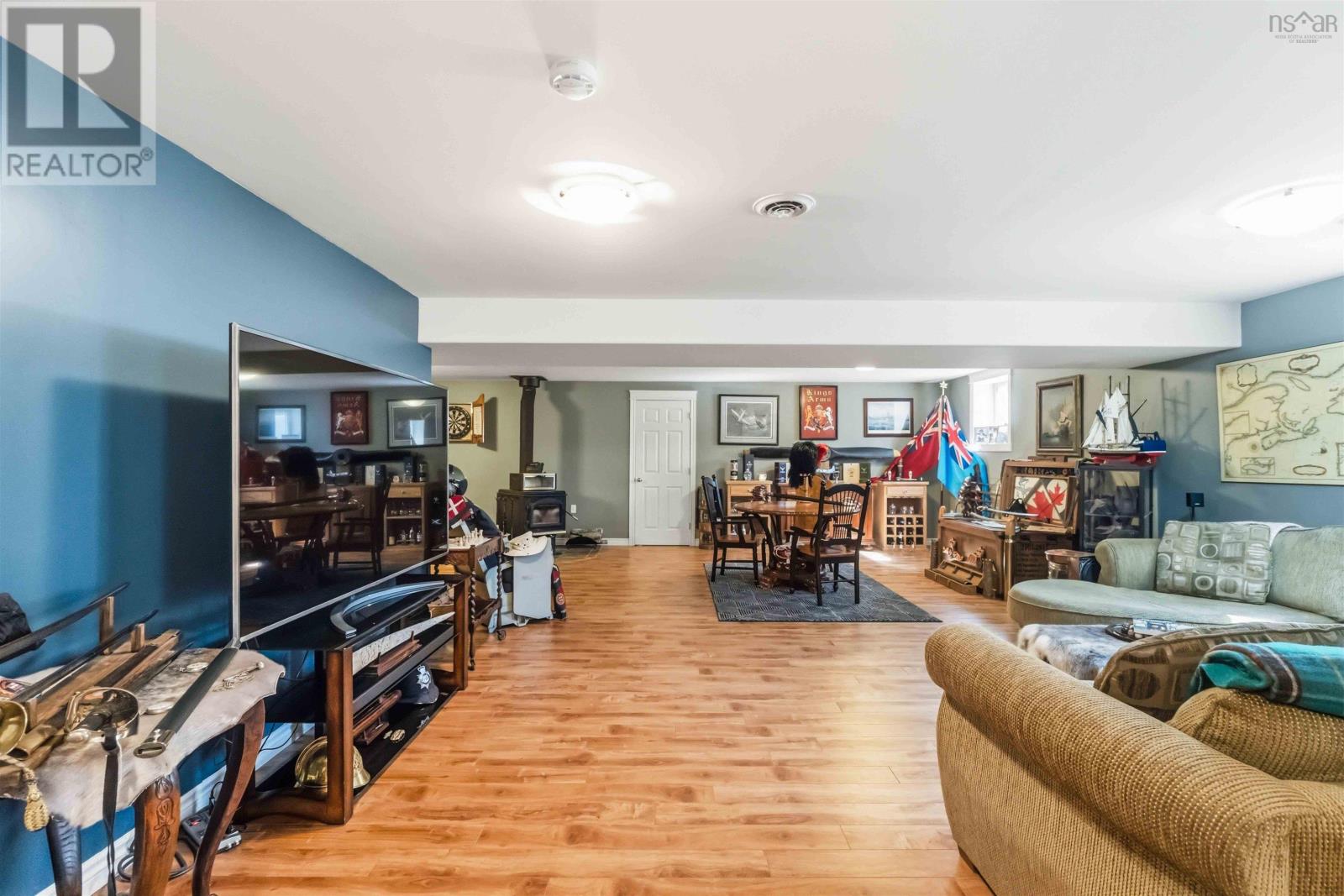 Property 36 of 50 of 102 Dr Lewis Johnston Street