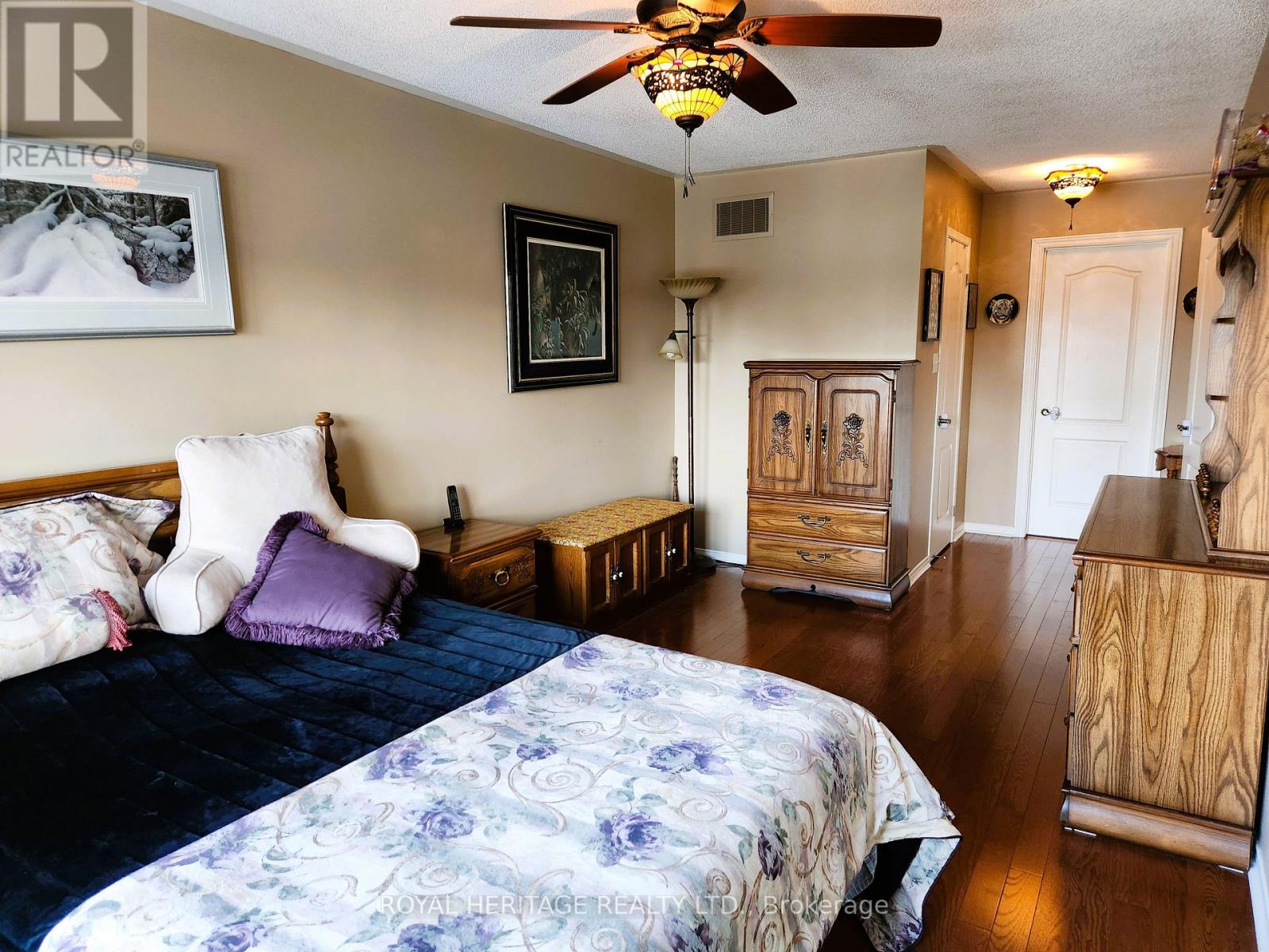 127 KNAPTON DRIVE - 14