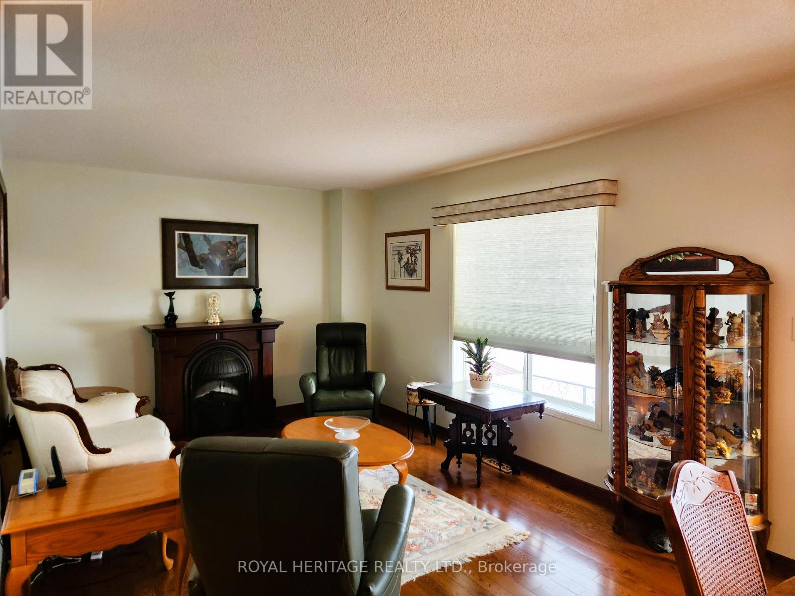 127 KNAPTON DRIVE - 5