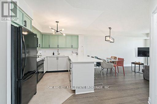 #613 245 DAVISVILLE AVENUE - 11