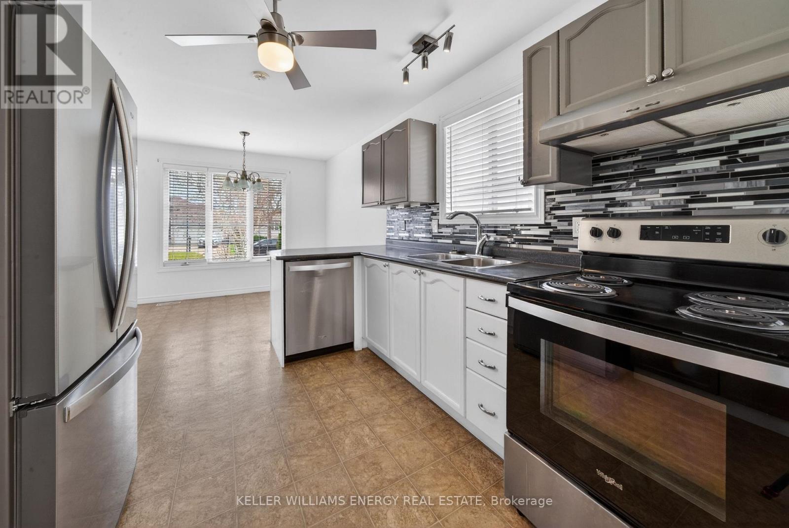 51 ELMDALE DRIVE - 23