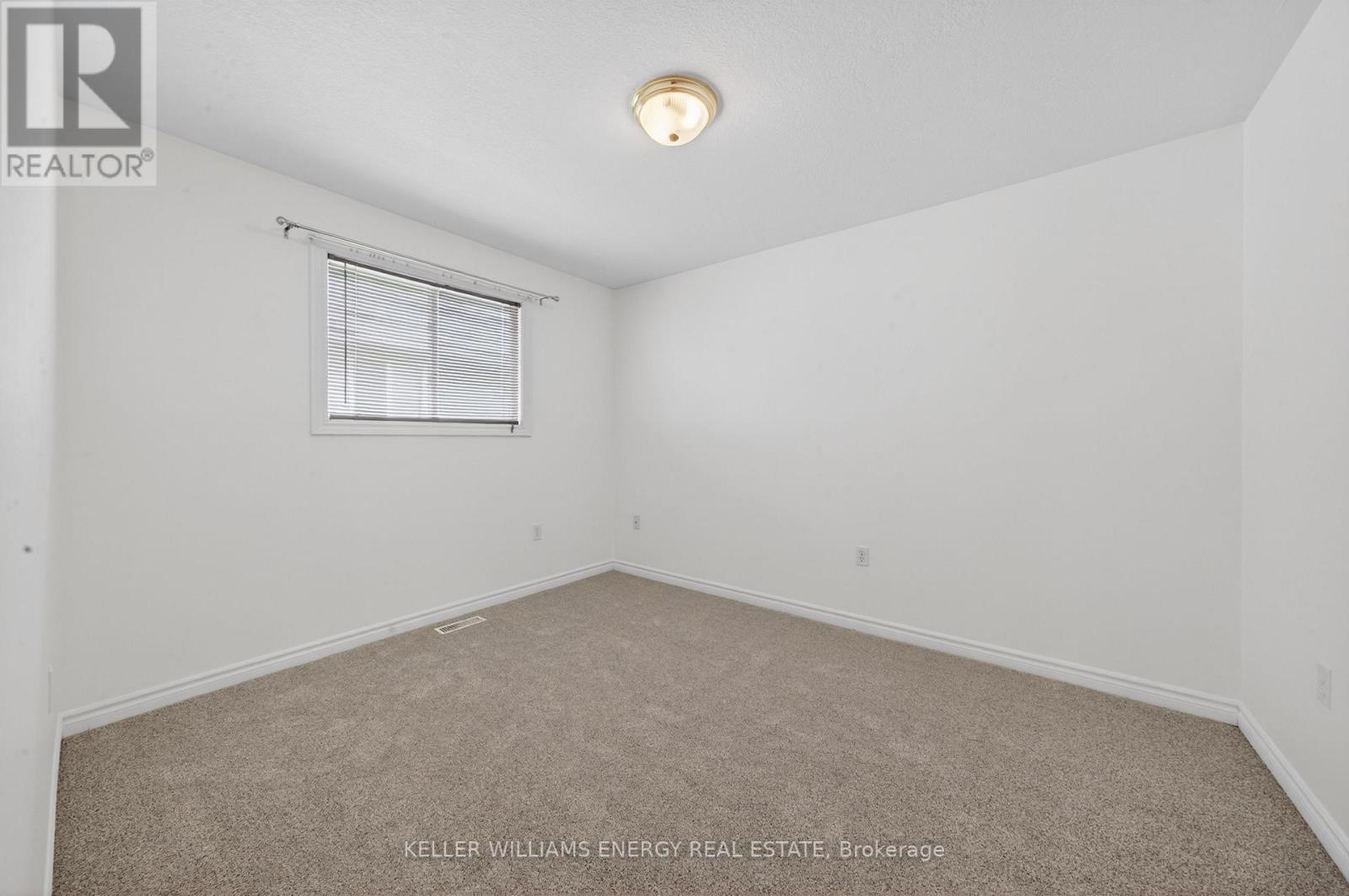 51 ELMDALE DRIVE - 27