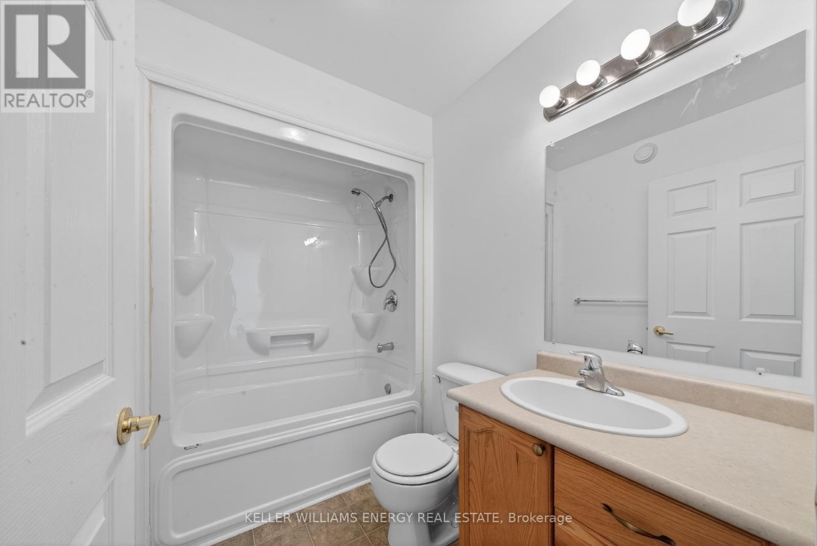 51 ELMDALE DRIVE - 32