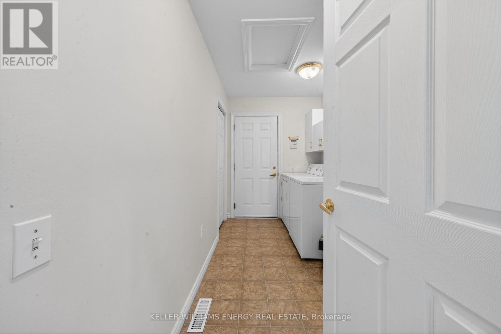 51 ELMDALE DRIVE - 39