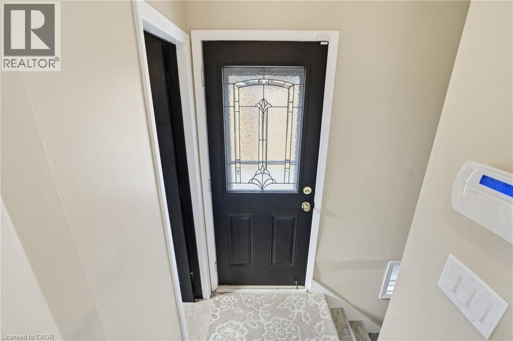 282 ROACH Avenue - 33