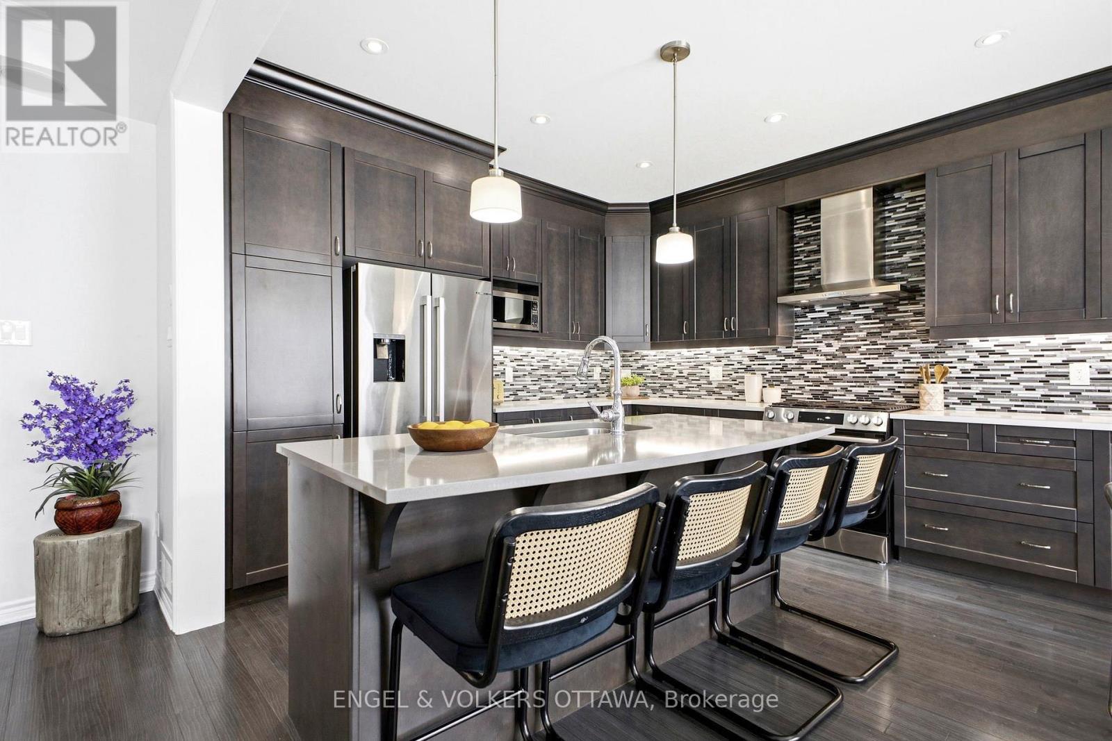 252 RUE DES SOLDATS RIENDEAU STREET - 13