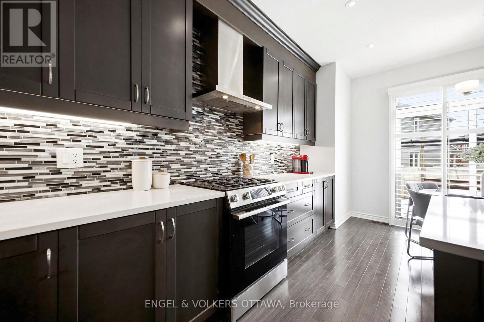 252 RUE DES SOLDATS RIENDEAU STREET - 17