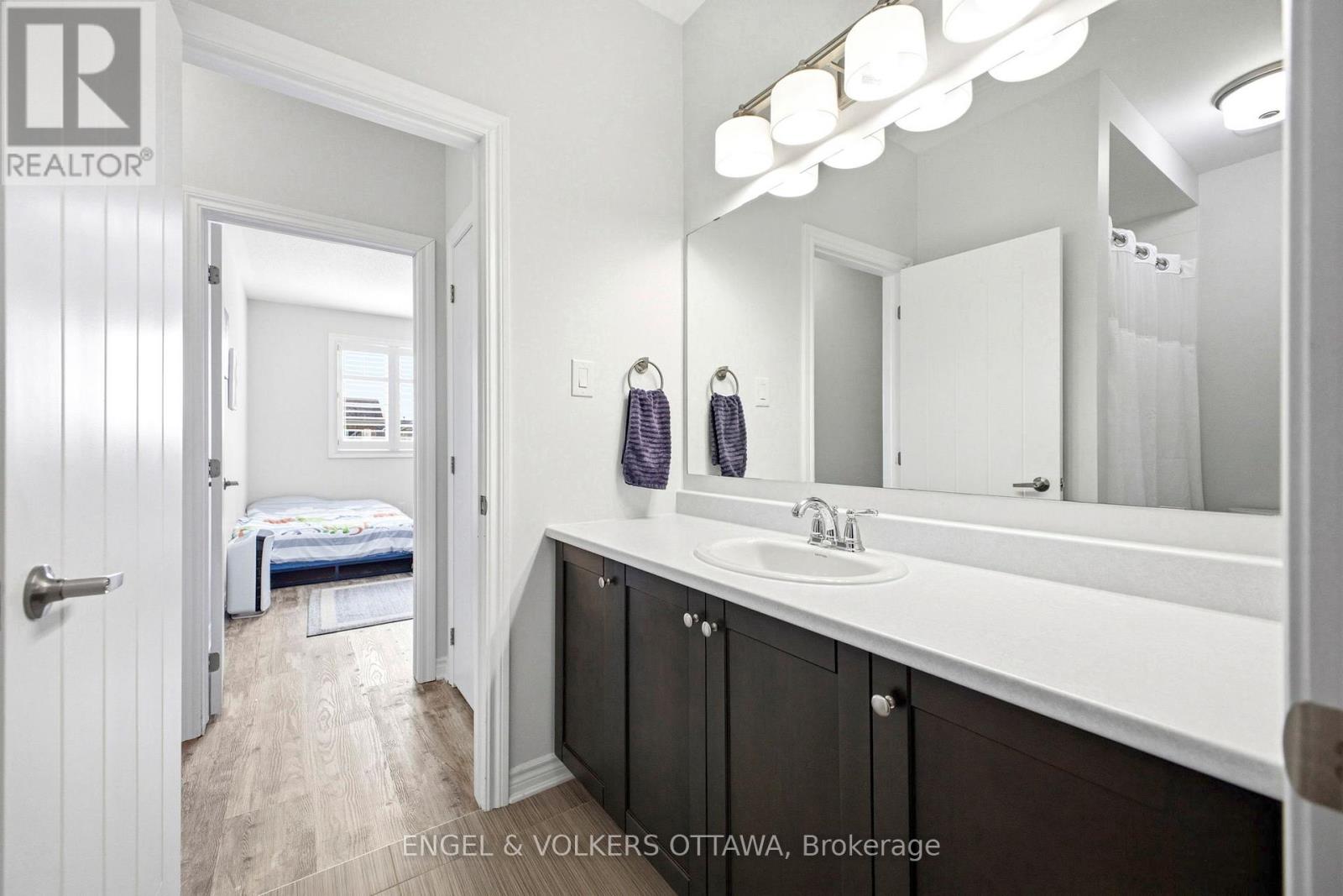 252 RUE DES SOLDATS RIENDEAU STREET - 28
