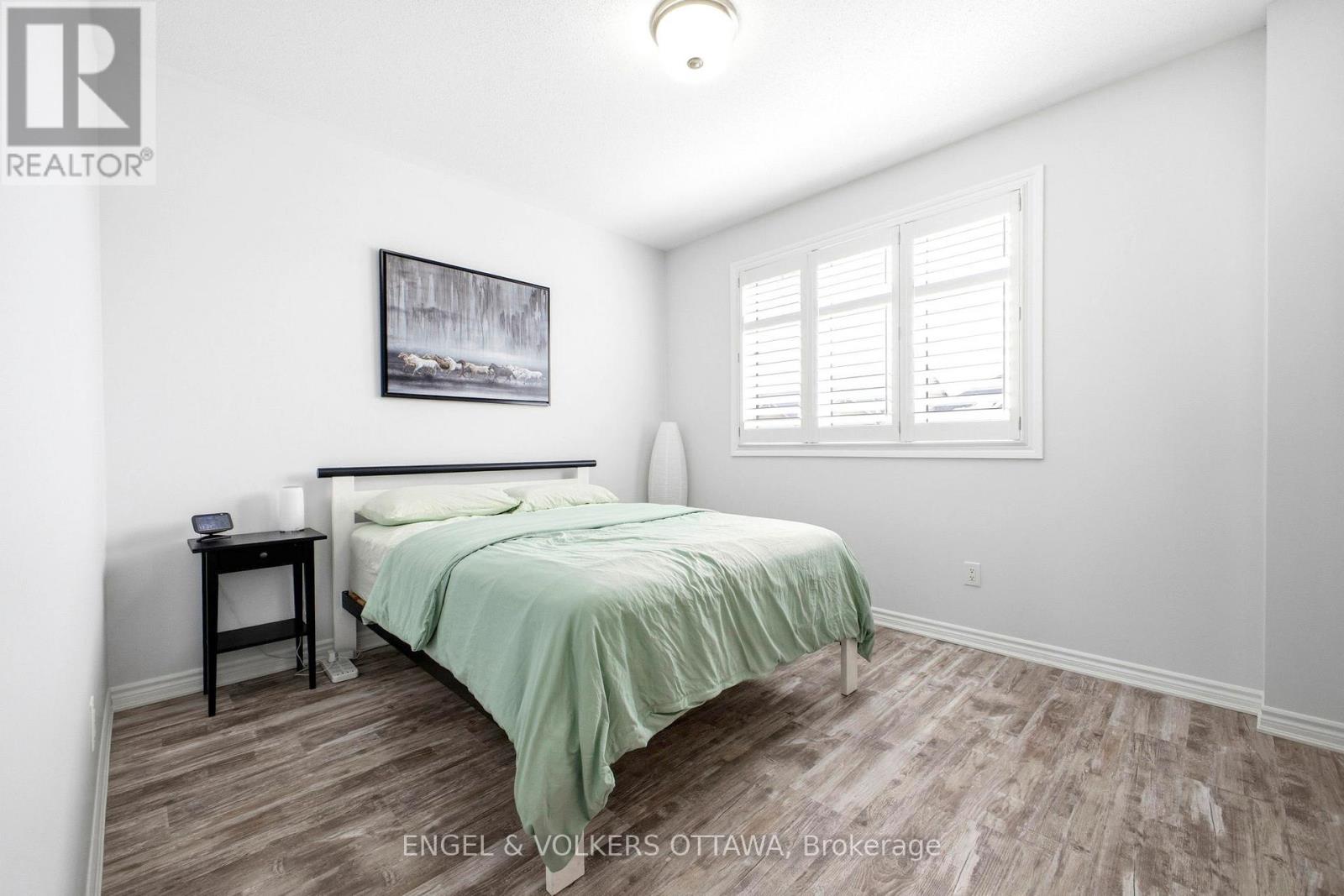 252 RUE DES SOLDATS RIENDEAU STREET - 32