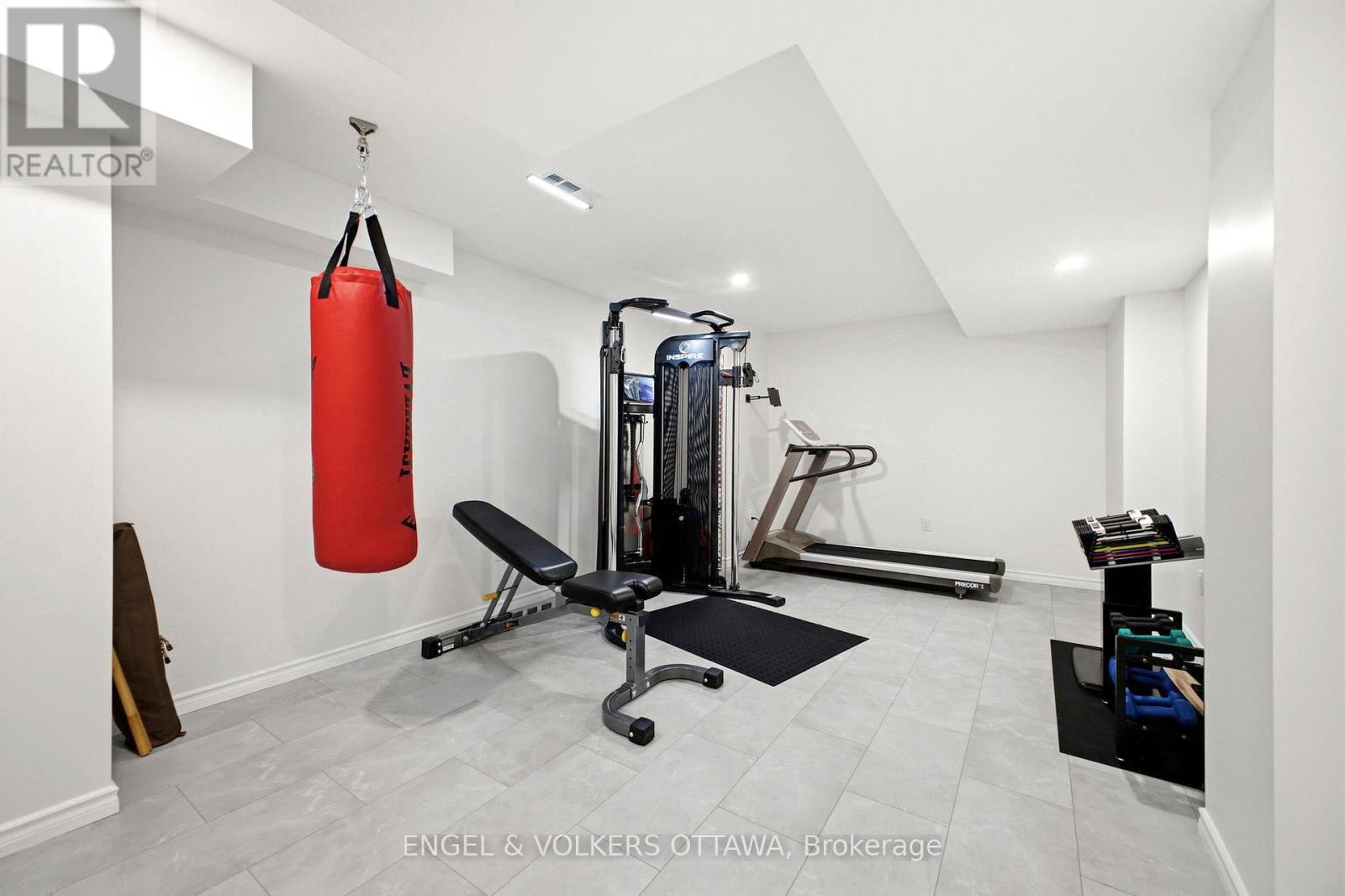 252 RUE DES SOLDATS RIENDEAU STREET - 40